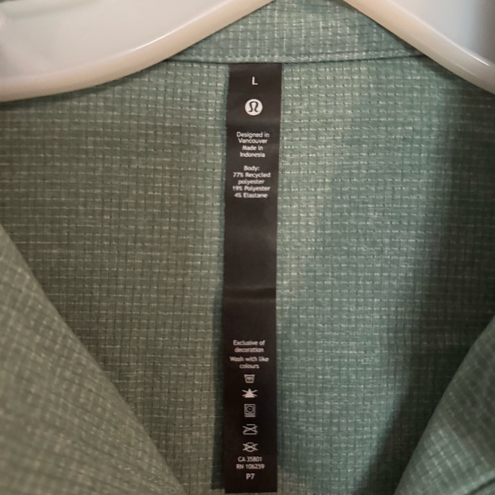 lululemon athletica Casual Green Button Down Shirt - Picture 2 of 3